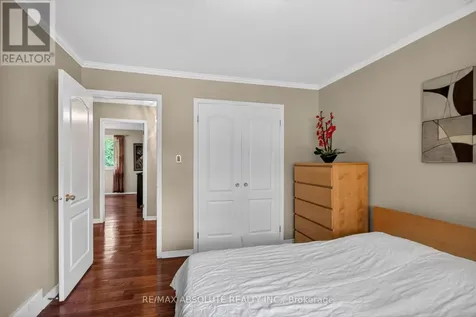9 Mac Storey Street Ottawa ON K0A 2Z0