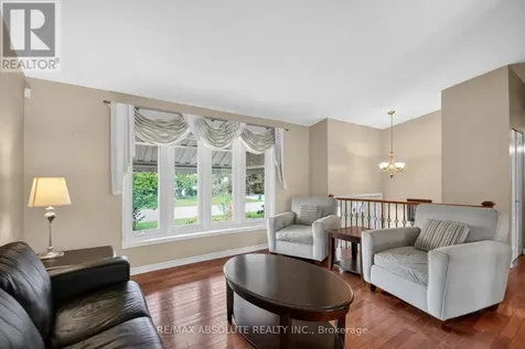 9 Mac Storey Street Ottawa ON K0A 2Z0
