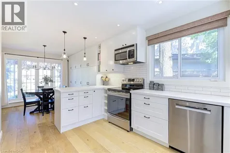 418 Southland Crescent Oakville ON L6L 3N8