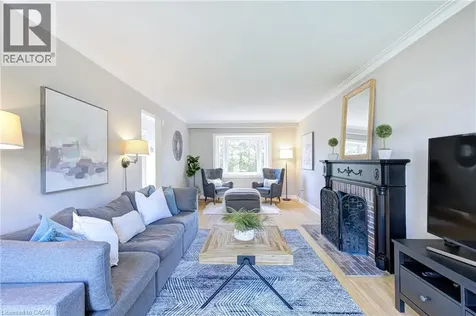 418 Southland Crescent Oakville ON L6L 3N8