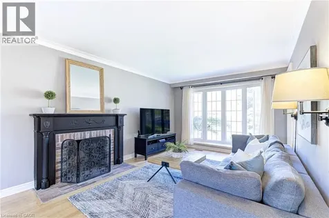 418 Southland Crescent Oakville ON L6L 3N8