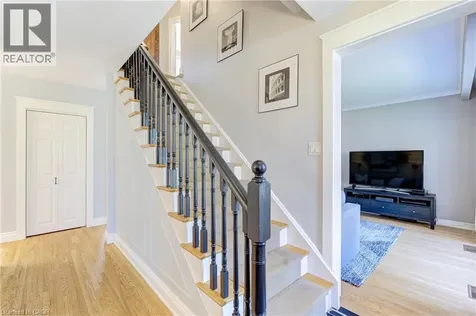 418 Southland Crescent Oakville ON L6L 3N8