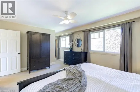 418 Southland Crescent Oakville ON L6L 3N8