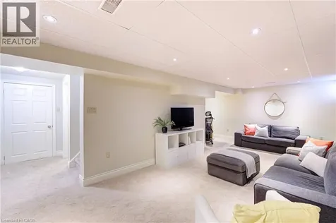 418 Southland Crescent Oakville ON L6L 3N8