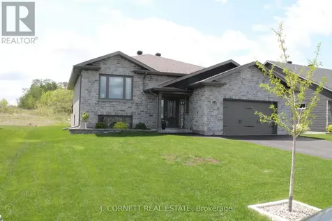 2140 Burke Avenue East Cornwall ON K6H 5B4