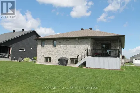 2140 Burke Avenue East Cornwall ON K6H 5B4