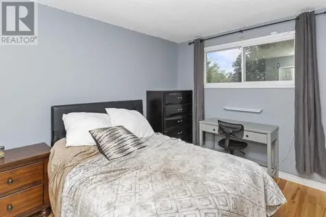 425 Chelsea Crescent Thunder Bay ON P7B 5P8