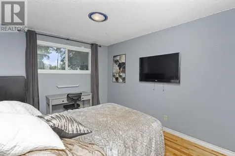 425 Chelsea Crescent Thunder Bay ON P7B 5P8