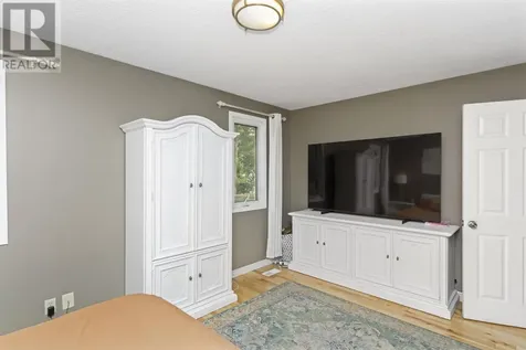 425 Chelsea Crescent Thunder Bay ON P7B 5P8