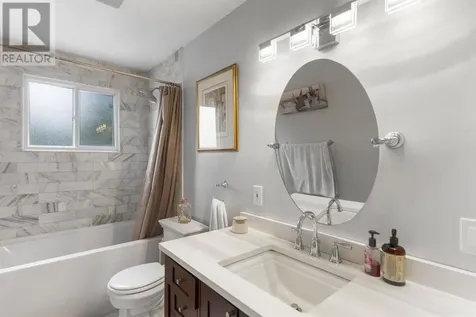 425 Chelsea Crescent Thunder Bay ON P7B 5P8