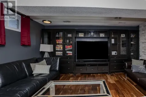 425 Chelsea Crescent Thunder Bay ON P7B 5P8
