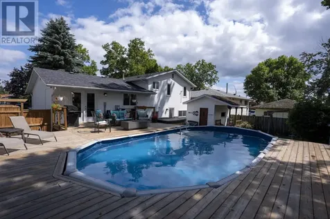 425 Chelsea Crescent Thunder Bay ON P7B 5P8