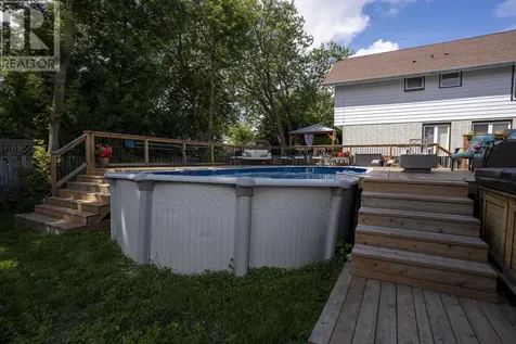 425 Chelsea Crescent Thunder Bay ON P7B 5P8