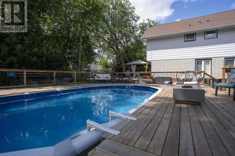 425 Chelsea Crescent Thunder Bay ON P7B 5P8