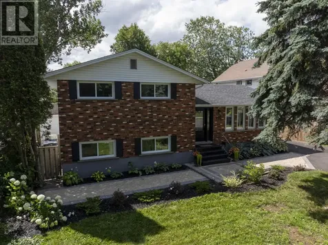 425 Chelsea Crescent Thunder Bay ON P7B 5P8