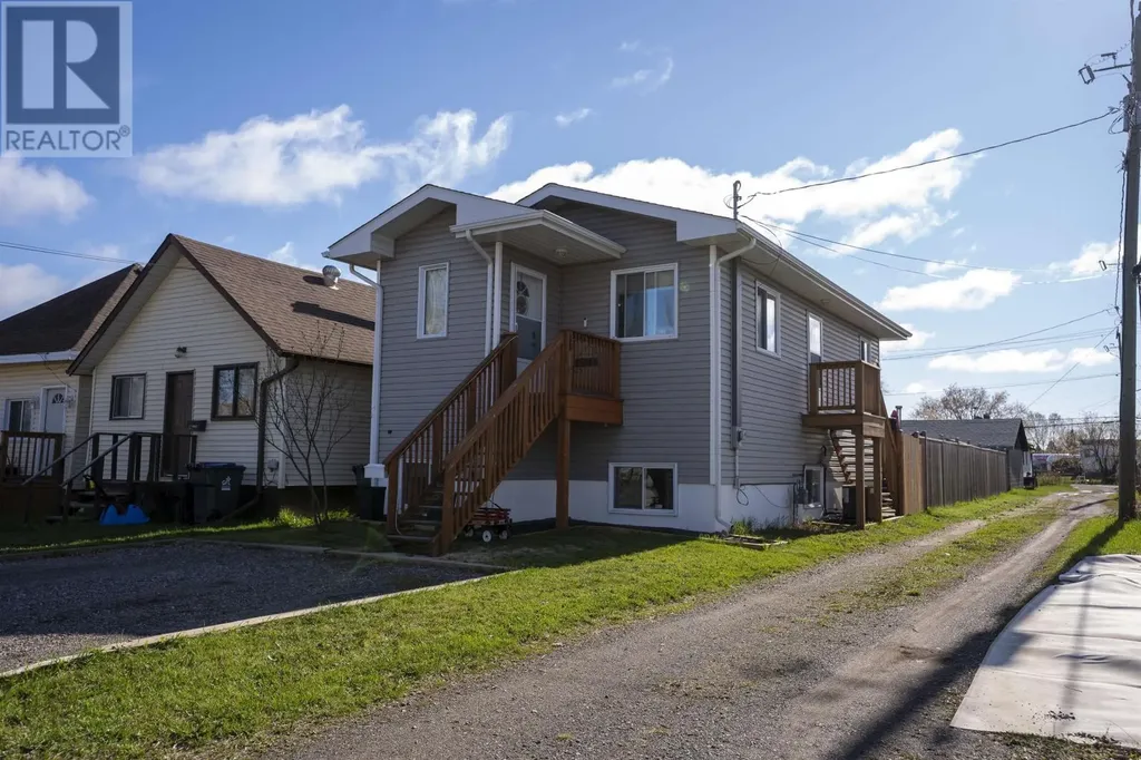 1946 Home Avenue Thunder Bay ON P7E 3C4