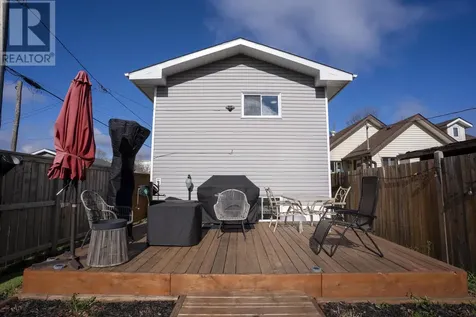 1946 Home Avenue Thunder Bay ON P7E 3C4