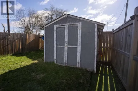 1946 Home Avenue Thunder Bay ON P7E 3C4