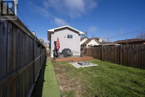 1946 Home Avenue Thunder Bay ON P7E 3C4