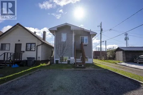 1946 Home Avenue Thunder Bay ON P7E 3C4