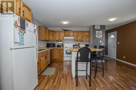 1946 Home Avenue Thunder Bay ON P7E 3C4