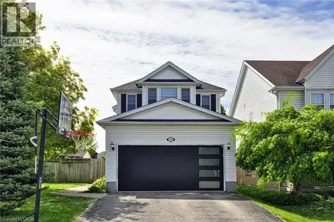 32 Kroeger Crescent Cambridge ON N3C 4J7