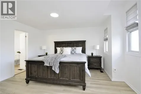32 Kroeger Crescent Cambridge ON N3C 4J7