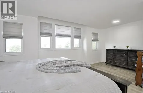 32 Kroeger Crescent Cambridge ON N3C 4J7