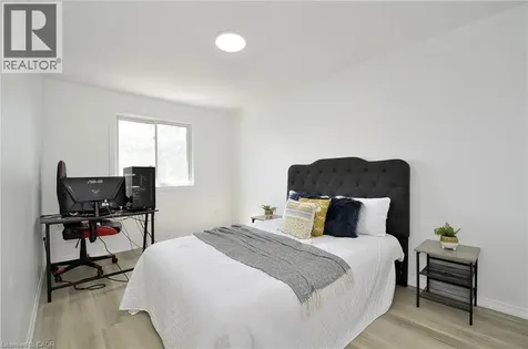 32 Kroeger Crescent Cambridge ON N3C 4J7
