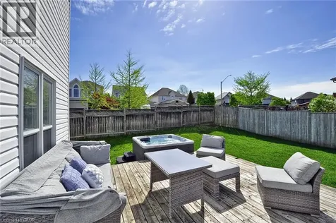 32 Kroeger Crescent Cambridge ON N3C 4J7