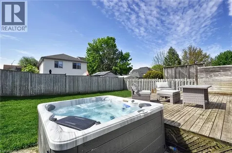 32 Kroeger Crescent Cambridge ON N3C 4J7