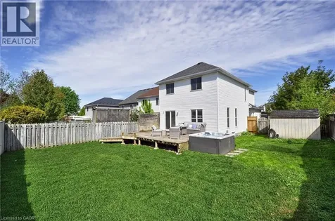 32 Kroeger Crescent Cambridge ON N3C 4J7