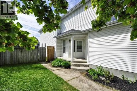 32 Kroeger Crescent Cambridge ON N3C 4J7