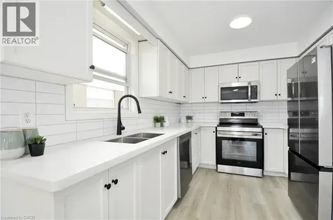32 Kroeger Crescent Cambridge ON N3C 4J7