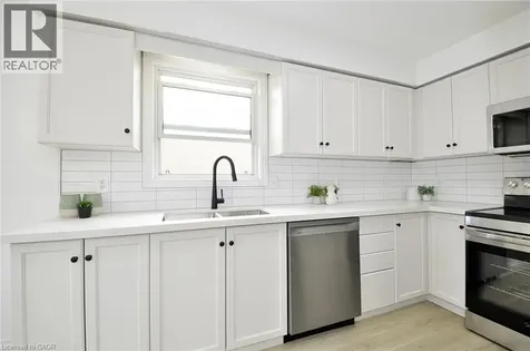 32 Kroeger Crescent Cambridge ON N3C 4J7