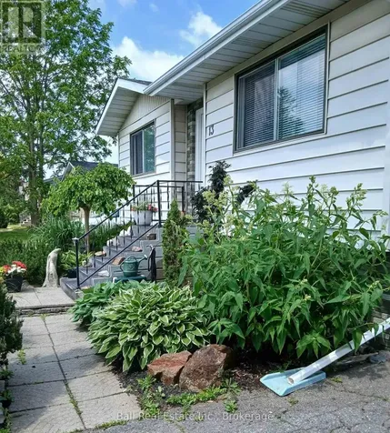13 Coyle Crescent Selwyn ON K0L 2H0
