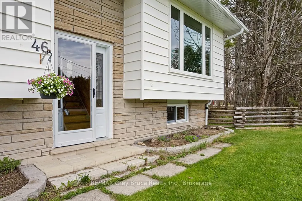 46 Maple Golf Crescent Northern Bruce Peninsula ON N0H 2R0