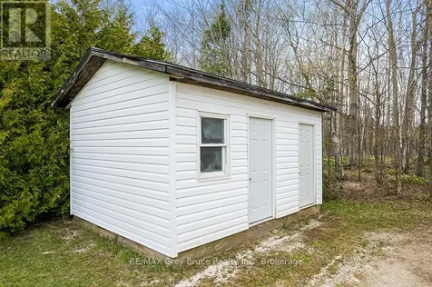 46 Maple Golf Crescent Northern Bruce Peninsula ON N0H 2R0