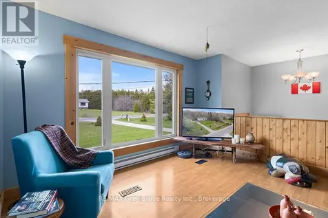46 Maple Golf Crescent Northern Bruce Peninsula ON N0H 2R0