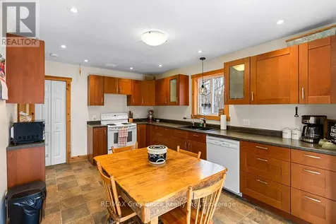 46 Maple Golf Crescent Northern Bruce Peninsula ON N0H 2R0