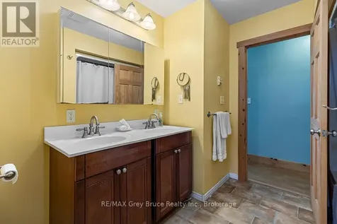 46 Maple Golf Crescent Northern Bruce Peninsula ON N0H 2R0