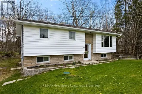 46 Maple Golf Crescent Northern Bruce Peninsula ON N0H 2R0