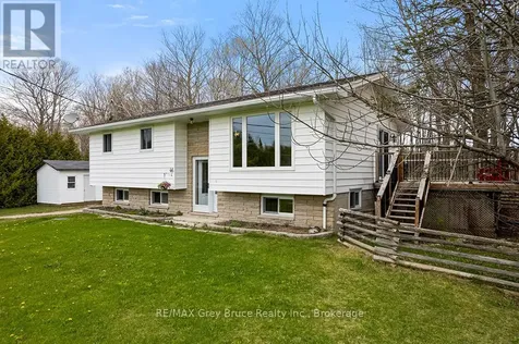 46 Maple Golf Crescent Northern Bruce Peninsula ON N0H 2R0