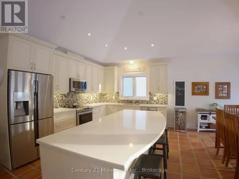 108 Creekwood Court Blue Mountains ON L9Y 0V1
