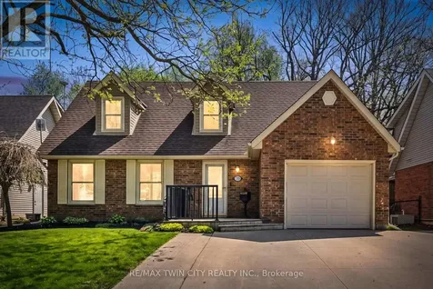 70 Peachtree Crescent Cambridge ON N1S 4W3