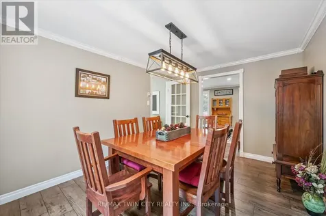 70 Peachtree Crescent Cambridge ON N1S 4W3