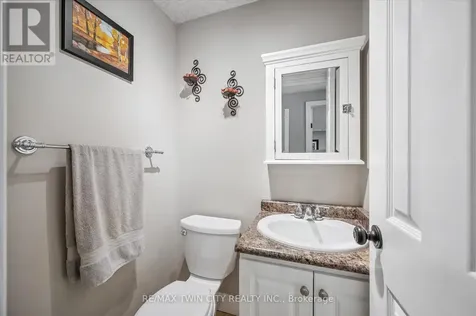 70 Peachtree Crescent Cambridge ON N1S 4W3