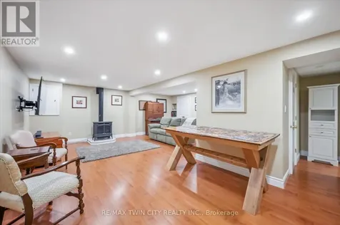 70 Peachtree Crescent Cambridge ON N1S 4W3