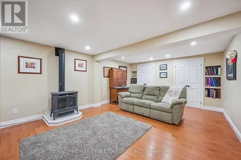 70 Peachtree Crescent Cambridge ON N1S 4W3