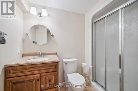 70 Peachtree Crescent Cambridge ON N1S 4W3